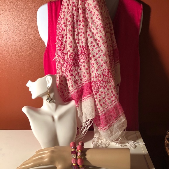 Outfit - Picture 1 of 3